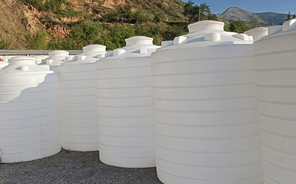 化工液体储存注意事项——选对PE张家川塑料桶避免安全隐患