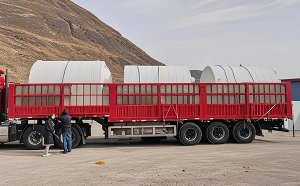 张家川塑料桶装车完毕准备运输中